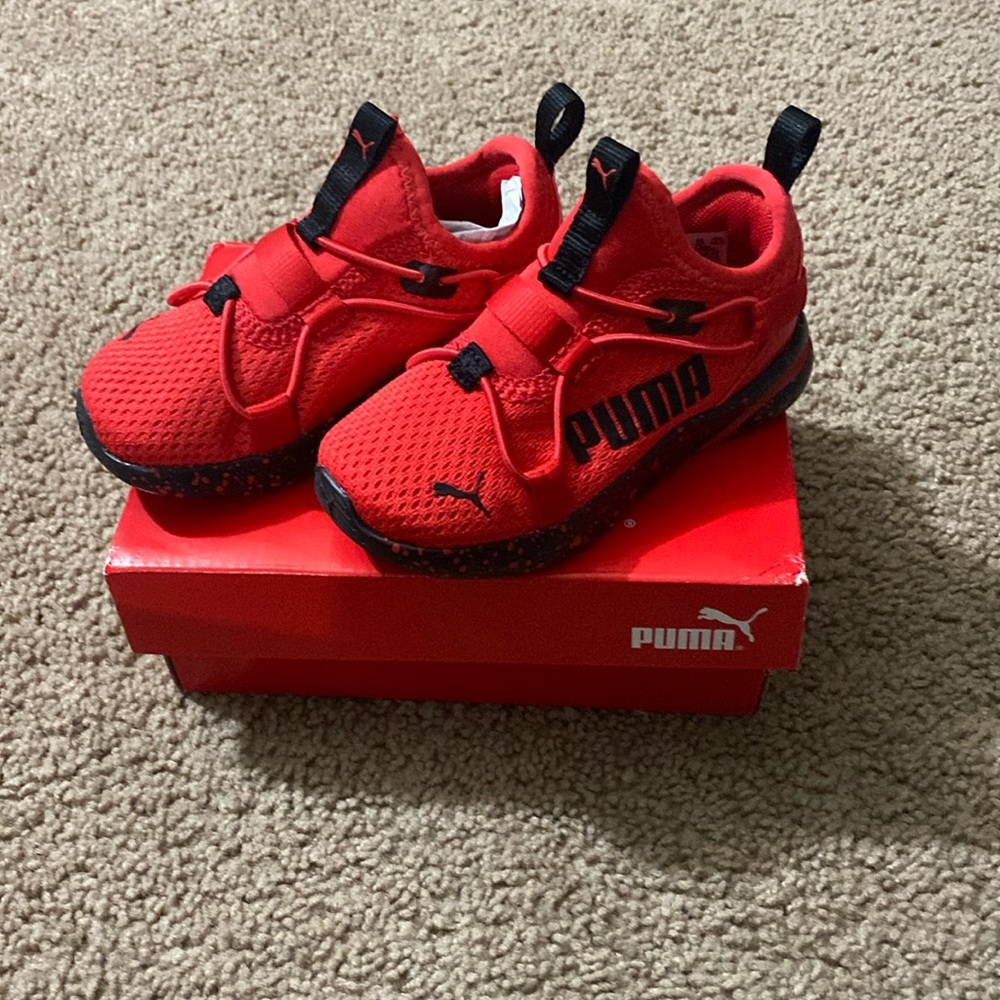 PUMAS toddler boy’s shoes